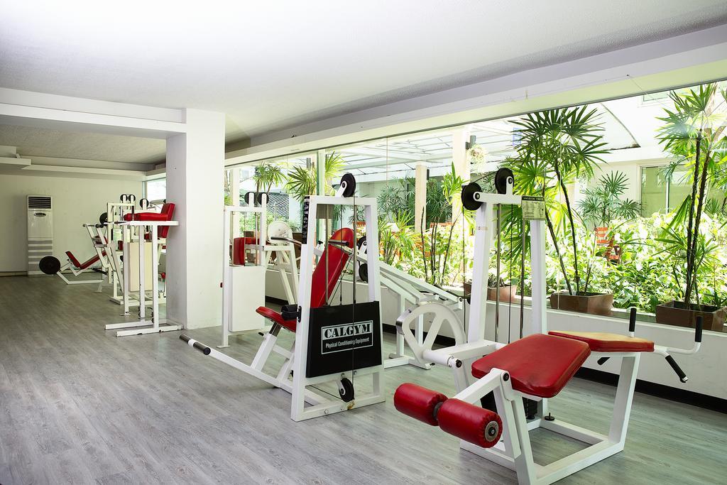 The Capital Resort @ Sukhumvit 50 Bangkok Eksteriør billede A gym in a hotel