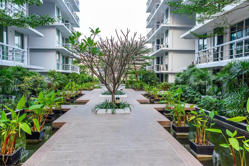 The Capital Resort @ Sukhumvit 50 Bangkok Eksteriør billede The park