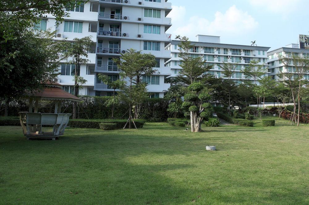 The Capital Resort @ Sukhumvit 50 Bangkok Eksteriør billede The park