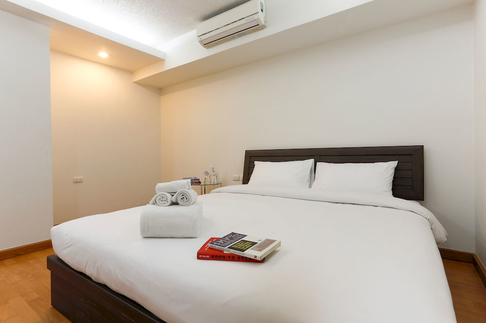 The Capital Resort @ Sukhumvit 50 Bangkok Eksteriør billede A bedroom at a hotel in Bangkok, Thailand