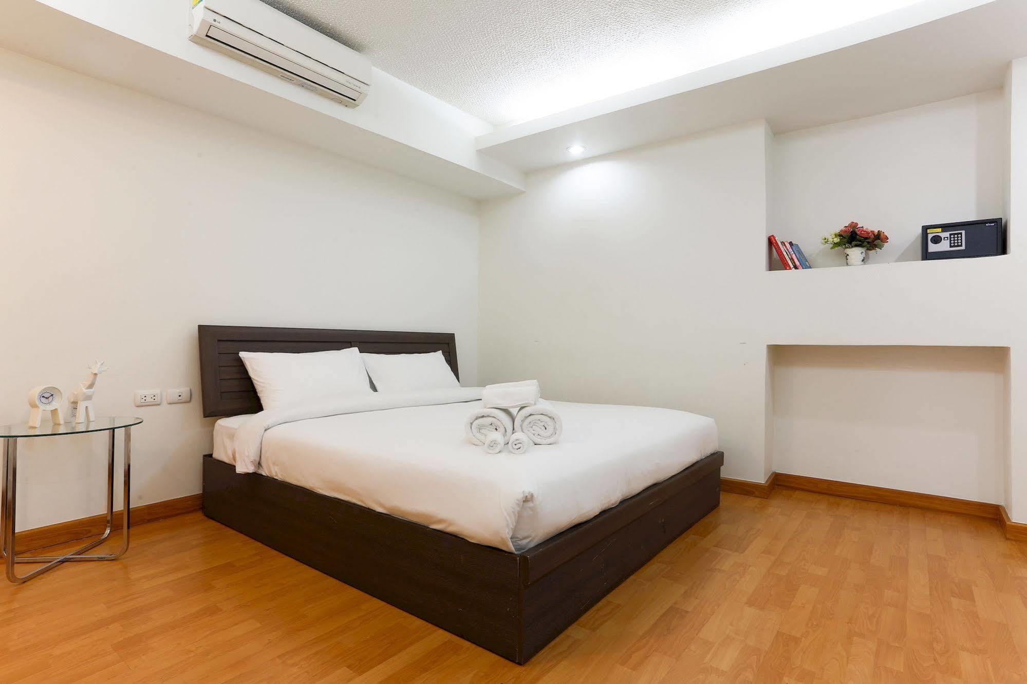 The Capital Resort @ Sukhumvit 50 Bangkok Eksteriør billede A bedroom at the hotel